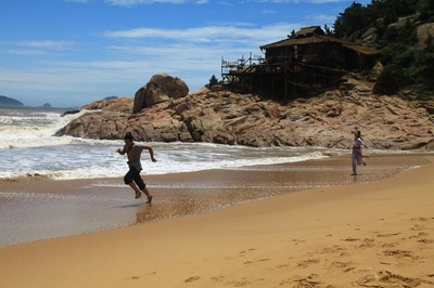 不肯去观音剧照的剧照