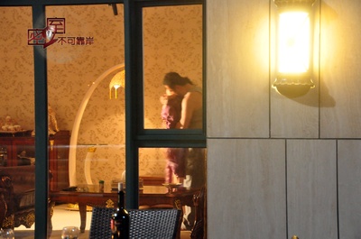 密室之不可靠岸剧照的剧照