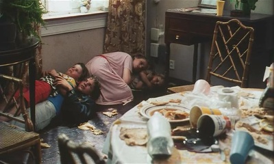 疯狂家庭战争剧照的剧照