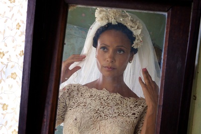 半轮黄日剧照的剧照