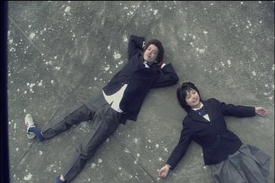 蓝与白形成的蔚蓝色剧照的剧照