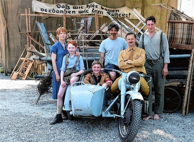 玻璃房剧照的剧照