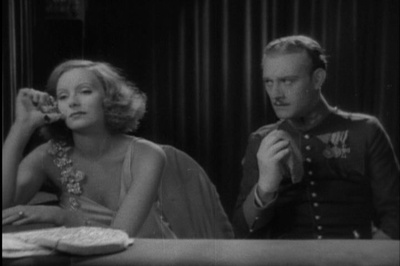 神秘女人剧照的剧照