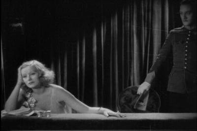 神秘女人剧照的剧照