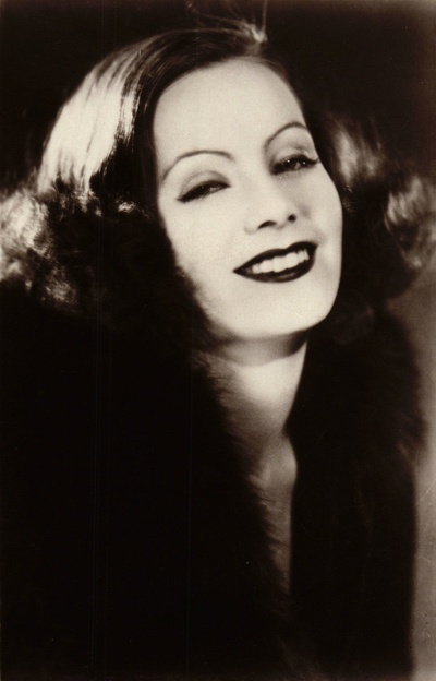 神秘女人剧照的剧照