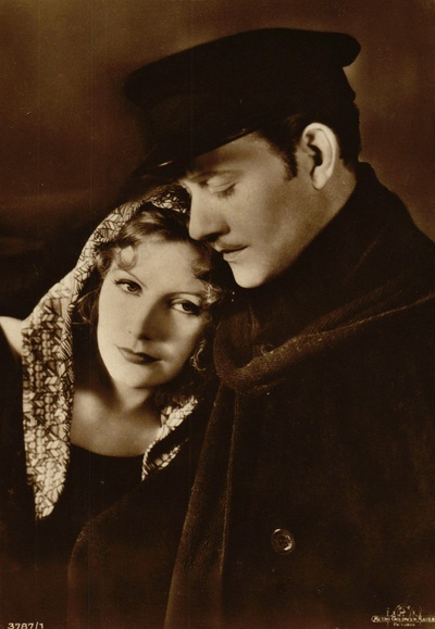 神秘女人剧照的剧照