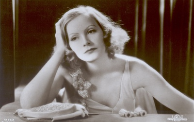 神秘女人剧照的剧照