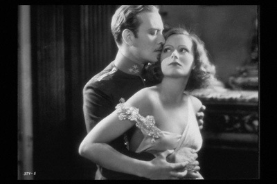 神秘女人剧照的剧照