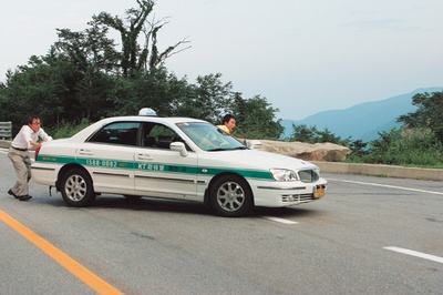 坐情敌的出租车剧照的剧照