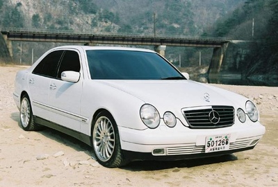 殴打诱发者剧照的剧照