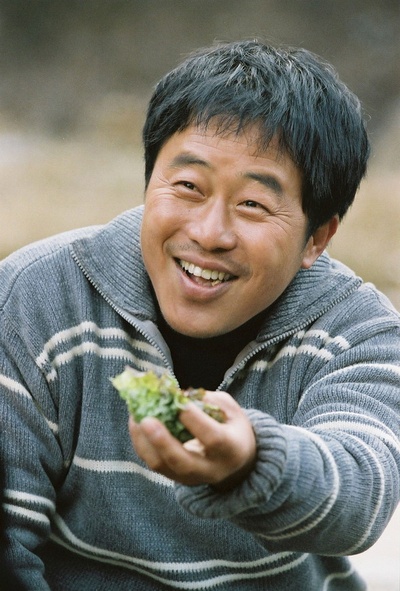 殴打诱发者剧照的剧照