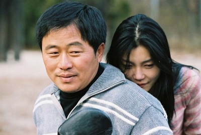 殴打诱发者剧照的剧照