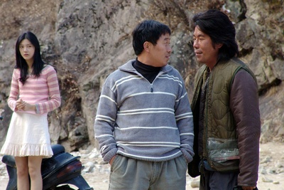 殴打诱发者剧照的剧照