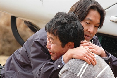 殴打诱发者剧照的剧照