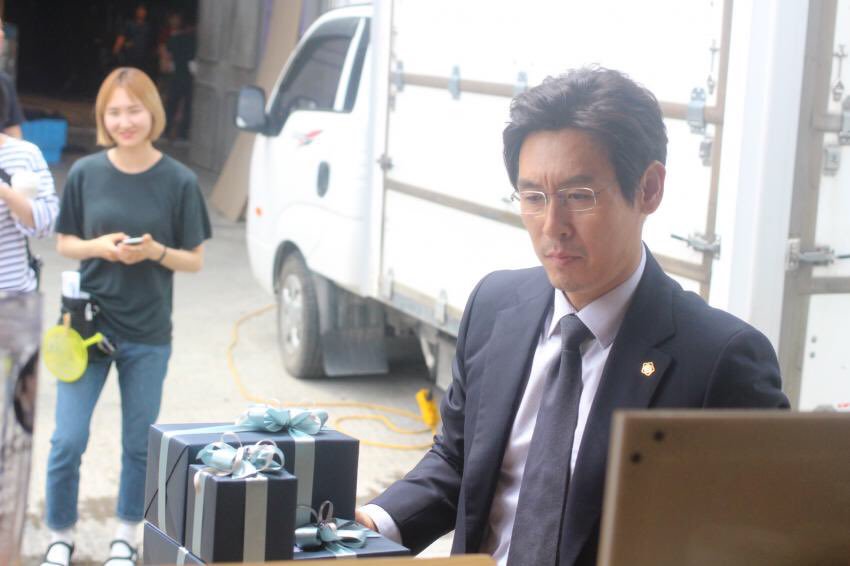 想见你父母剧照的剧照