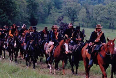 与魔鬼共骑剧照的剧照