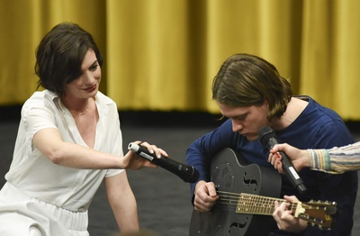 一曲倾情剧照的剧照