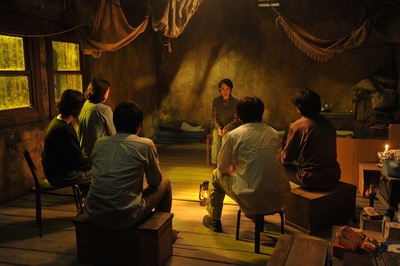 人质朗读会剧照的剧照