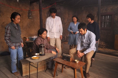 人质朗读会剧照的剧照