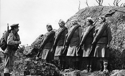 这里的黎明静悄悄剧照的剧照