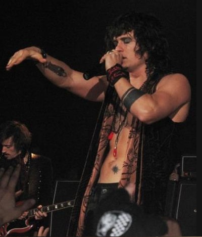 坐拥怜悯剧照的剧照