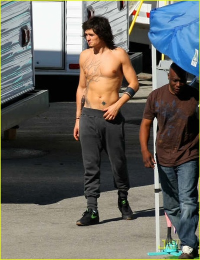 坐拥怜悯剧照的剧照