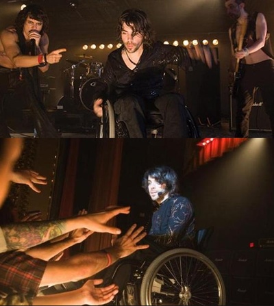 坐拥怜悯剧照的剧照