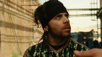 坐拥怜悯剧照的剧照