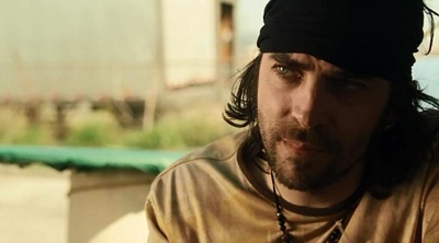 坐拥怜悯剧照的剧照