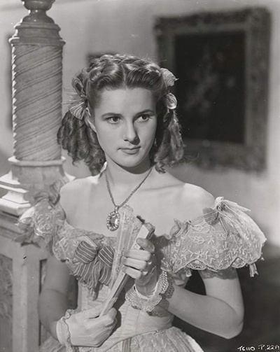 饥恶山峦剧照的剧照