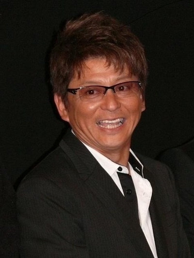 闭眼闪耀剧照的剧照