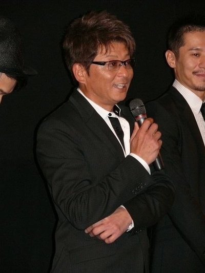 闭眼闪耀剧照的剧照