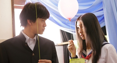 仰望半月的夜空剧照的剧照