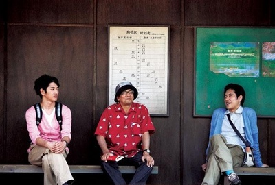 乘列车前行剧照的剧照