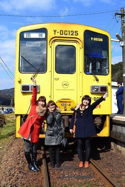 乘列车前行剧照的剧照