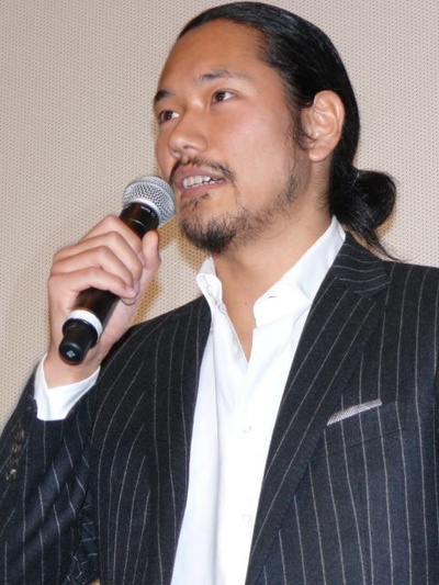 乘列车前行剧照的剧照