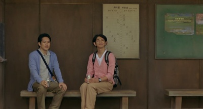 乘列车前行剧照的剧照