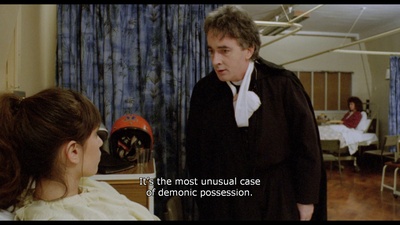 两个辘逐个捉剧照的剧照