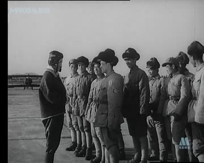 红鹰展翅剧照的剧照