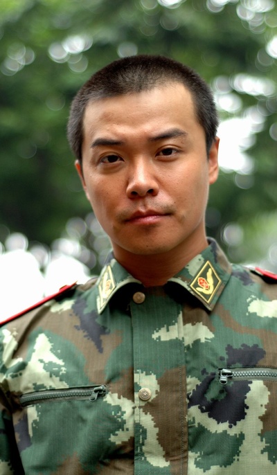 霓虹灯下新哨兵剧照的剧照