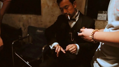 挟刀揉手剧照的剧照