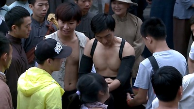 挟刀揉手剧照的剧照