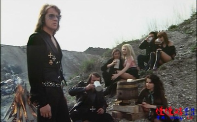 学徒报告剧照的剧照