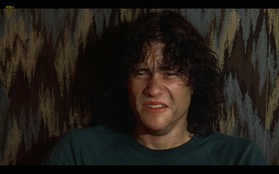 双手剧照的剧照