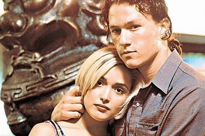 双手剧照的剧照