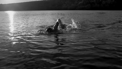 游泳者剧照的剧照