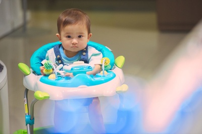 我们全家不太熟剧照的剧照