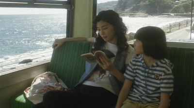 挎斗摩托车里的狗剧照的剧照