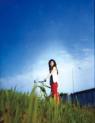 挎斗摩托车里的狗剧照的剧照