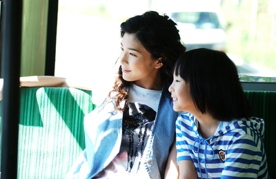 挎斗摩托车里的狗剧照的剧照